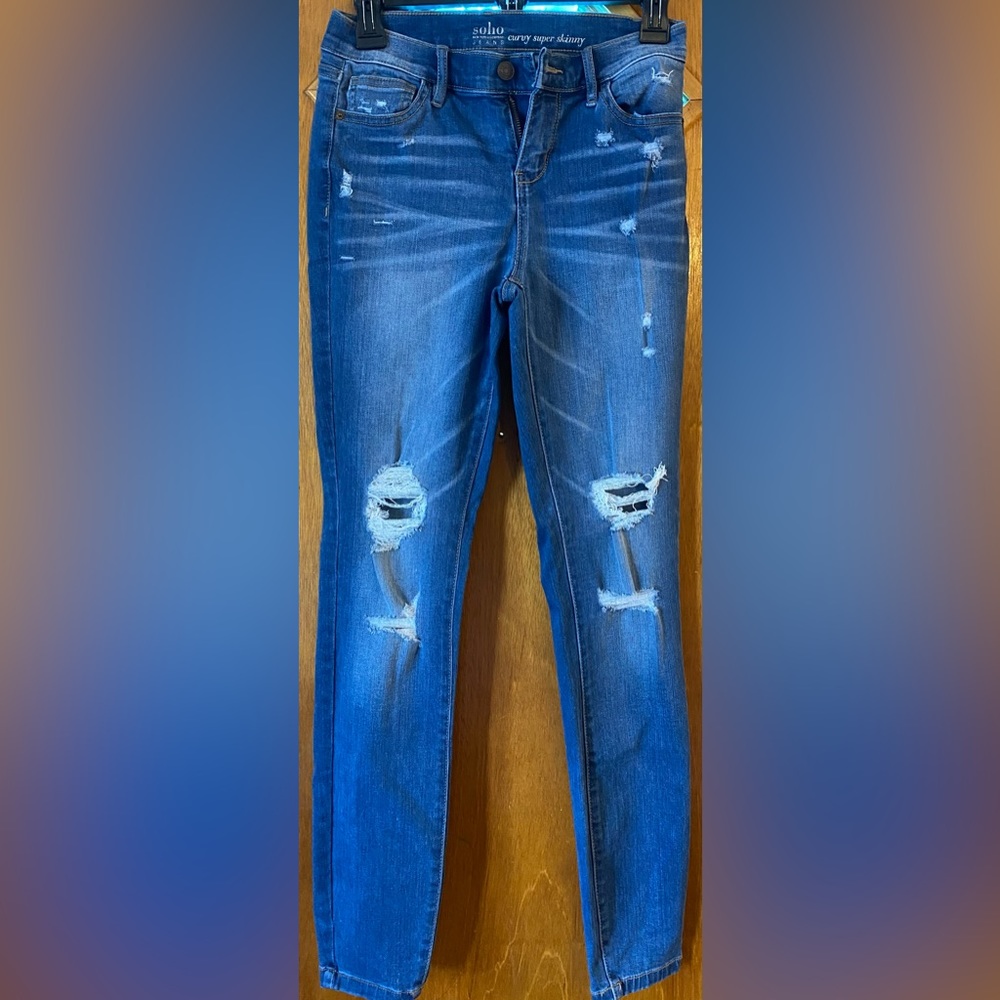 SIZE 4 SOHO JEANS NEW YORK & COMPANY. Blue Curvy Super Skinny.